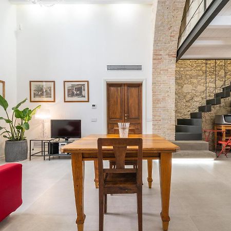 Massimo Boutique Apartment Кальяри Экстерьер фото